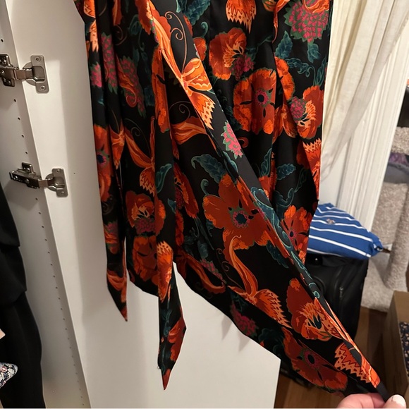 Zara | Floral Print Flowing Satin Midi Skirt size medium - Picture 10 of 11